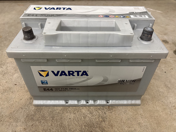 Аккумулятор Varta 77 А·ч 780A