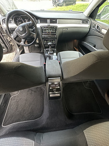 Skoda Superb (7 фото из 11)