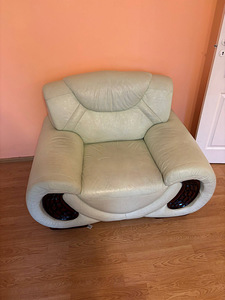 Диван и кресло (2 фото из 5)