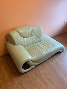 Диван и кресло (4 фото из 5)