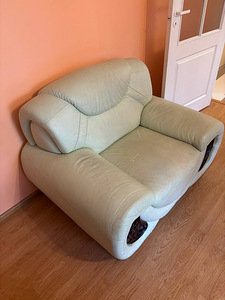 Диван и кресло (5 фото из 5)