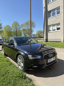 Audi a4 limousine (2 foto / 6)