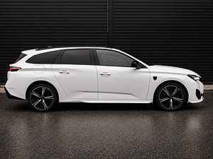 Peugeot 308 GT Pakett 1.5 96kW GT Pakett (4 foto / 13)