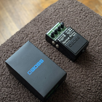 Педаль BOSS RE-2 Space Echo Delay Reverb
