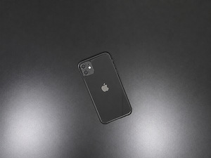 Apple iPhone 11 64 ГБ (4 фото из 5)