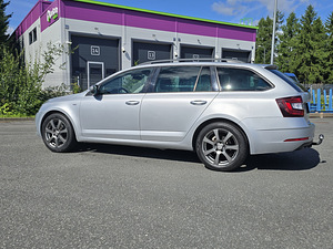 Skoda литые диски 17" 5x112 + летние шины 225/50R17 (1 фото из 8)