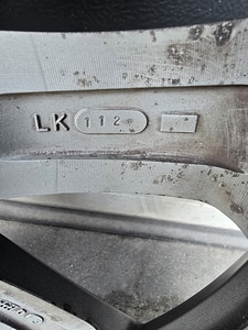 Skoda литые диски 17" 5x112 + летние шины 225/50R17 (7 фото из 8)