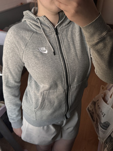 Серое худи Nike на молнии с капюшоном (1 фото из 1)