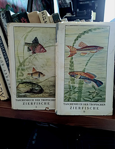 Книги по аквариуму (2 фото из 2)