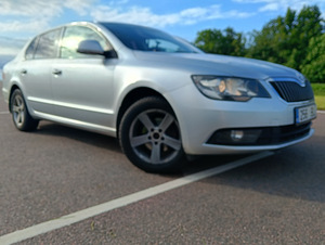 SKODA SUPERB FACELIFT automat 2014 a (1 foto / 15)