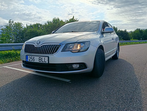SKODA SUPERB FACELIFT automat 2014 a (5 foto / 15)