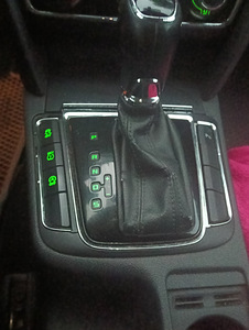 SKODA SUPERB FACELIFT automat 2014 a (7 foto / 15)
