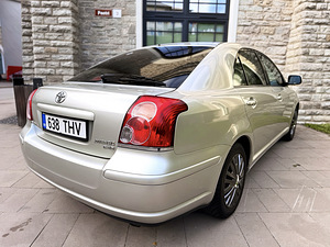 TOYOTA AVENSIS / FACELIFT / БЕЗ АВАРИЙ / БЕЗ РЖАВЧИНЫ (3 фото из 15)