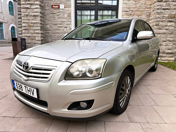 TOYOTA AVENSIS / FACELIFT / БЕЗ АВАРИЙ / БЕЗ РЖАВЧИНЫ