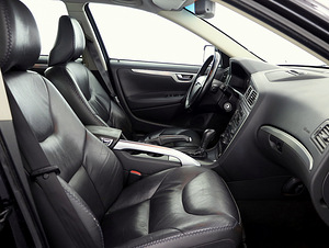 Volvo XC70 Summum Facelift ATM 2.4 D5 136kW (6 фото из 7)