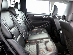 Volvo XC70 Summum Facelift ATM 2.4 D5 136kW (7 фото из 7)