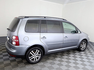 Volkswagen Touran Comfortline Facelift 1.9 TDI 77kW (3 фото из 7)