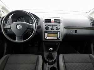 Volkswagen Touran Comfortline Facelift 1.9 TDI 77kW (5 фото из 7)