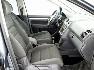 Volkswagen Touran Comfortline Facelift 1.9 TDI 77kW (6 фото из 7)