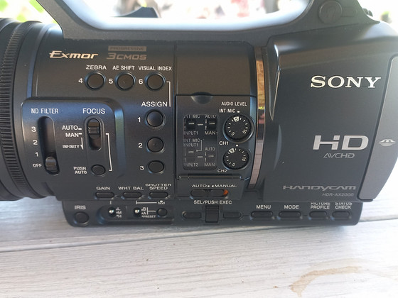 Sony HDR-AX2000