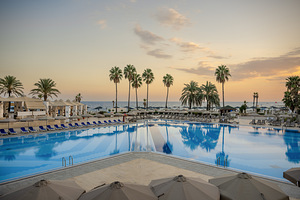 ADORA RESORT HOTEL (8 foto / 10)
