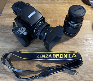 Bronica ETRSi (1 фото из 1)