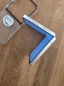 Samsung Flip 7 FE 8/128GB White (3 foto / 5)