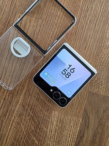 Samsung Flip 7 FE 8/128GB White (4 foto / 5)