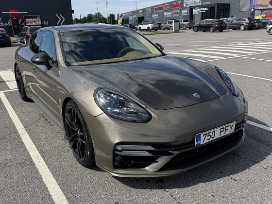 Porsche Panamera 4.8 s