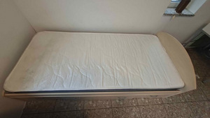 Компактная кровать с ящиками для белья 90 x 200 (1 фото из 3)