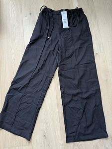 Брюки (3 фото из 4)