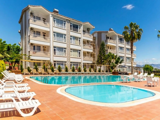 NEW GARDEN LUNA SIDE APART HOTEL