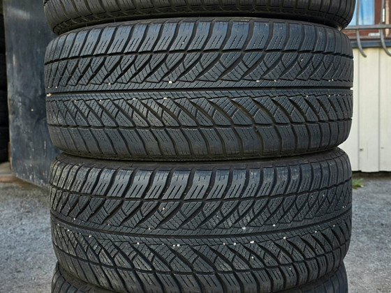 R18 rehvid 245 45 18 goodyear 8-9mm 4tk