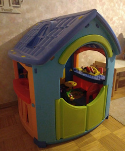 Детский игровой домик (1 фото из 4)