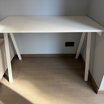Стол письменный IKEA (TROTTEN)