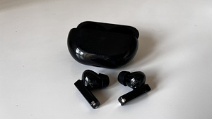 Беспроводные наушники Huawei FreeBuds Pro — чёрные (2 фото из 3)
