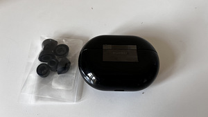Беспроводные наушники Huawei FreeBuds Pro — чёрные (3 фото из 3)