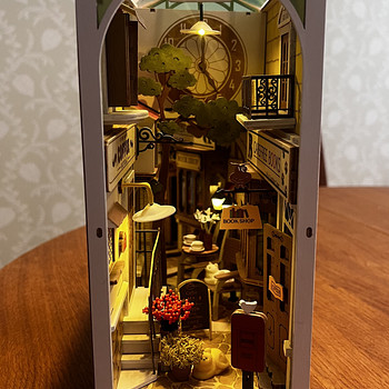 Rolife Sunshine Town Book Nook — в собранном виде