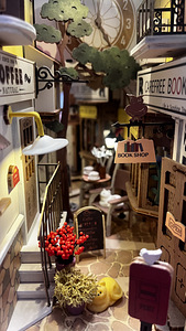Rolife Sunshine Town Book Nook – Assembled (3 foto / 8)