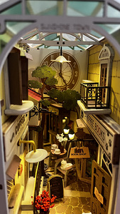 Rolife Sunshine Town Book Nook – Assembled (4 foto / 8)
