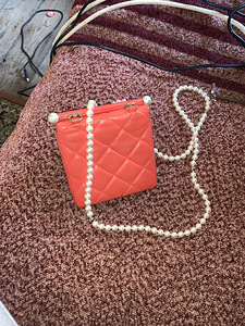 Chanel Mini Clutch with Pearl Chain - Red Quilted Lambskin (2 foto / 10)