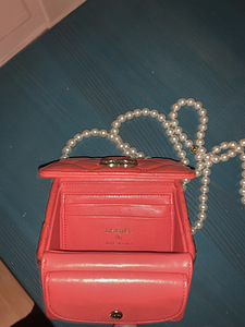 Chanel Mini Clutch with Pearl Chain - Red Quilted Lambskin (3 foto / 10)