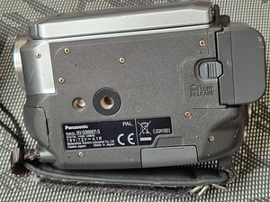 Видеокамера Panasonic NV-GS60 Mini DV в рабочем состоянии (3 фото из 3)