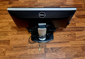 LCD-монитор DELL U2412Mb и Dell Soundbar AX510 (3 фото из 6)
