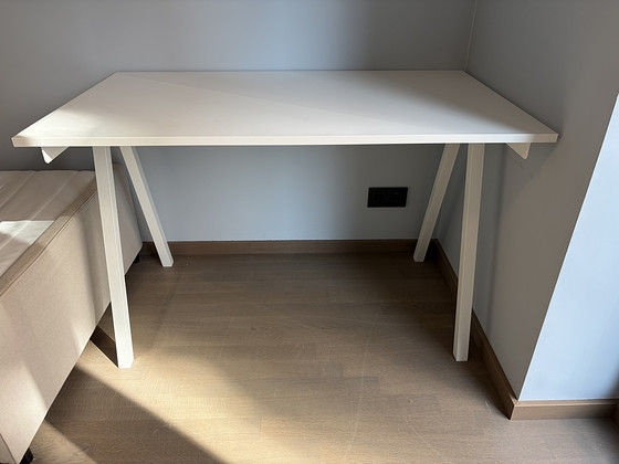 Стол письменный IKEA (TROTTEN)