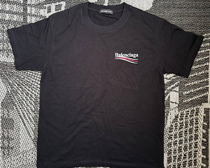 Balenciaga T-shirt (1 foto / 3)