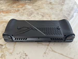 Игровая приставка ASUS ROG Ally X 1TB / 24GB (4 фото из 5)