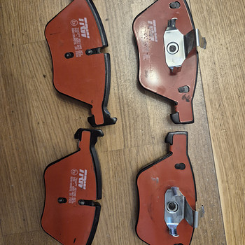 TRW Piduriklotsi komplekt,ketaspidur
