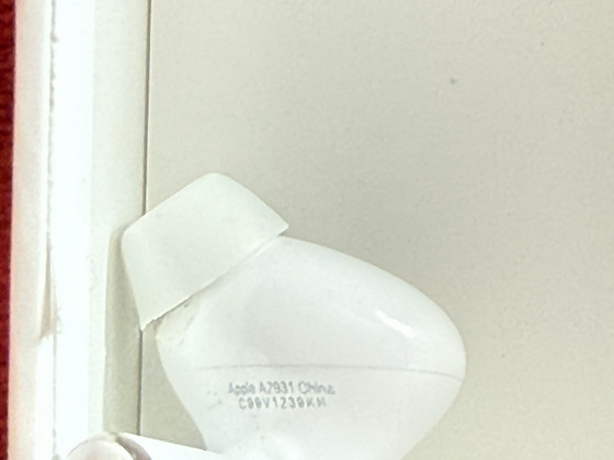 Apple AirPods Pro (2-го поколения) — правый наушник (модель A2931)