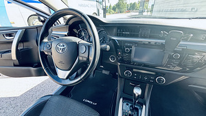 Toyota Corolla Premium 1.6 97kW (6 foto / 11)
